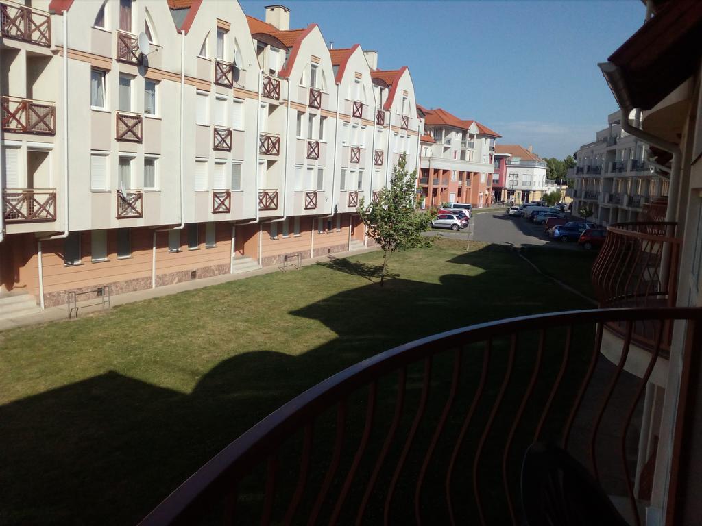 Gobe Apartman Гайдусобосло Екстер'єр фото