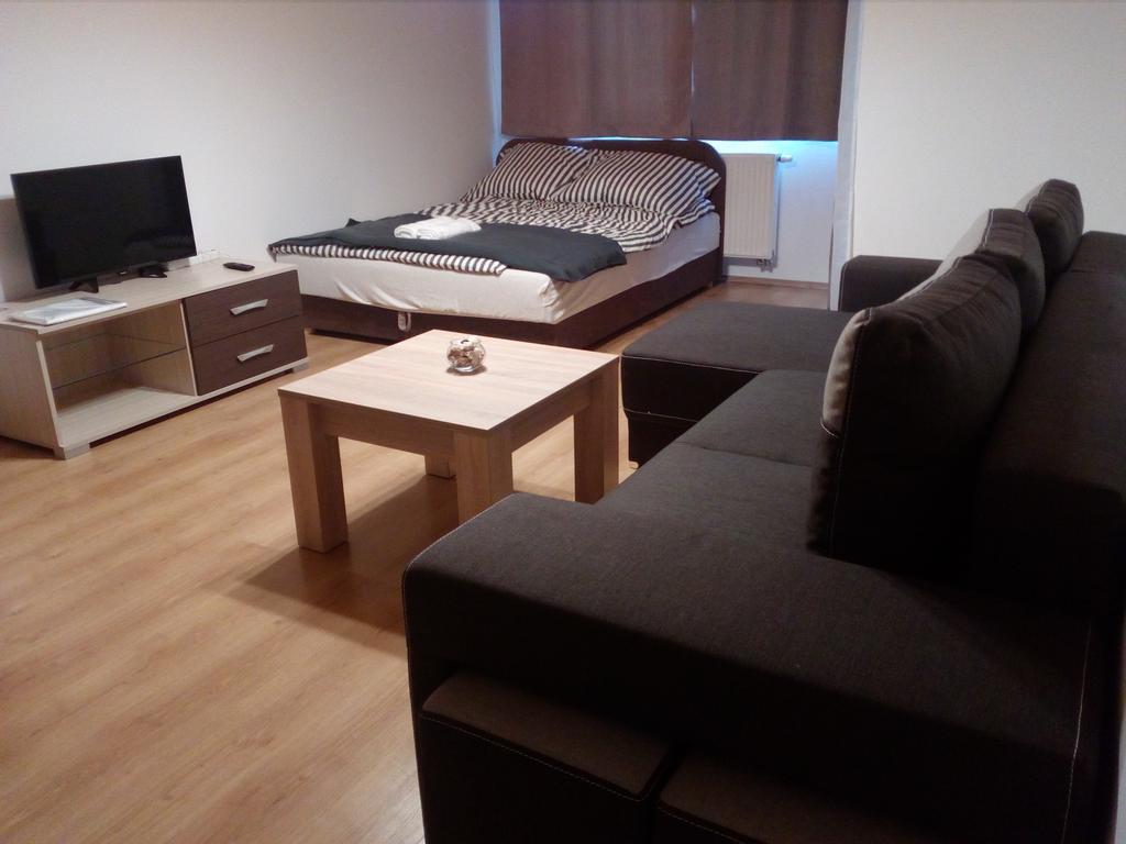 Gobe Apartman Гайдусобосло Екстер'єр фото